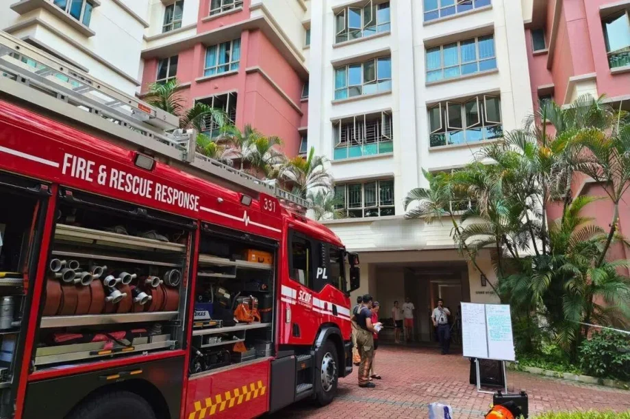 4 taken to hospital, over 50 evacuated after fire in Buangkok condo unit 4 taken to hospital, over 50 evacuated after fire in Buangkok condo unit