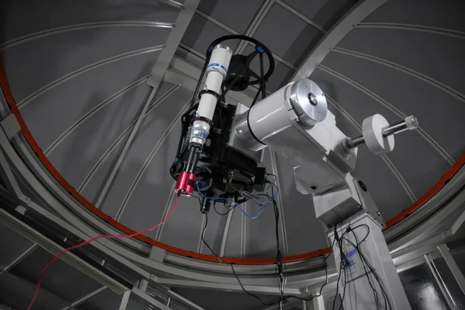 SST students track satellites with new observatory