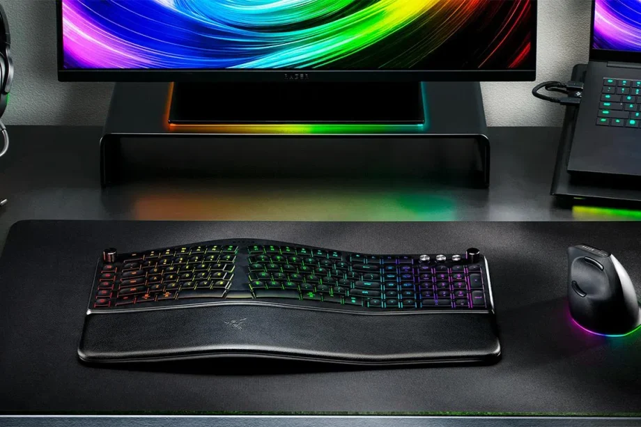 Razer Pro Type Ergo: Split ergonomic keyboard