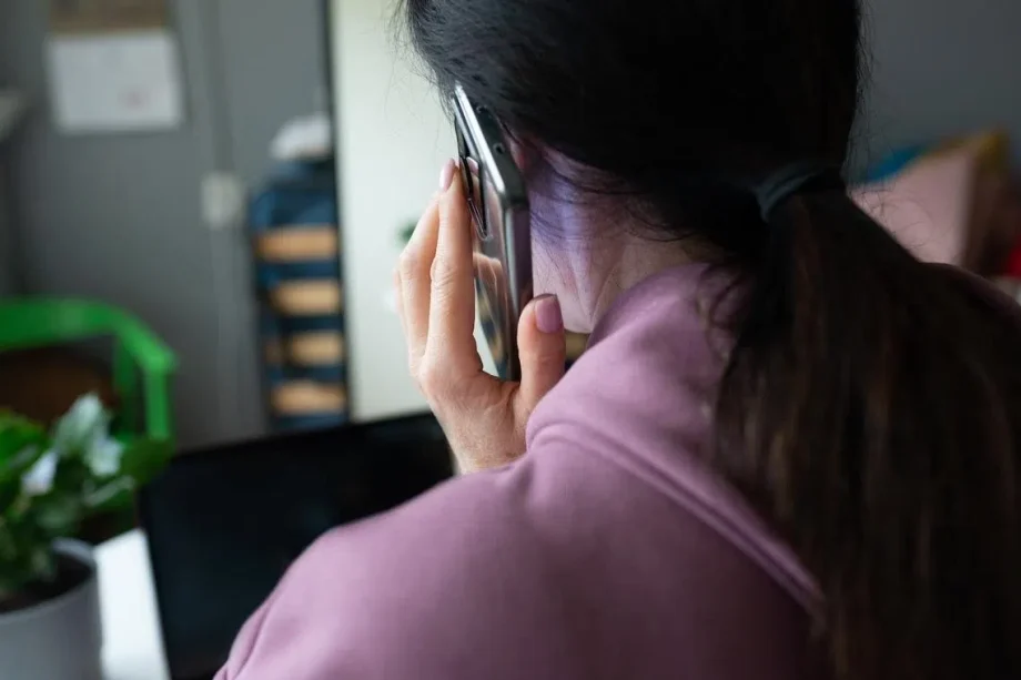 Woman loses ,000 in government officials impersonation scam Woman loses ,000 in government officials impersonation scam