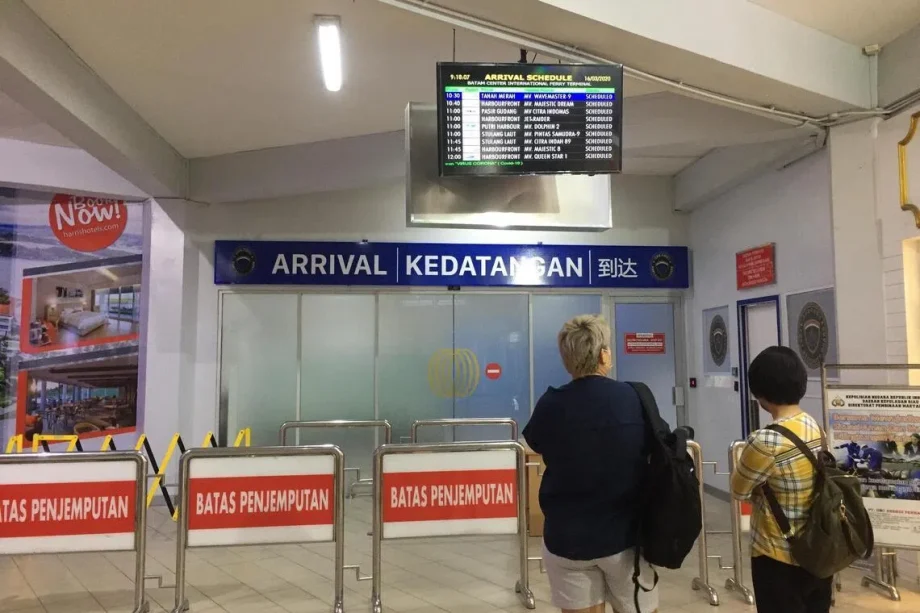 Batam Immigration admits extortion of tourists from Singapore, officer withdrawn from service