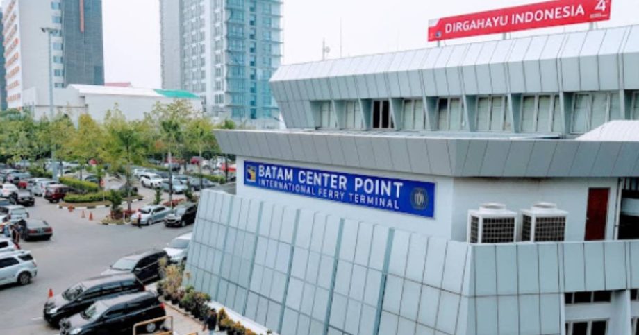 Batam immigration officer sacked after alleged extortion; broker arrested, Asia News