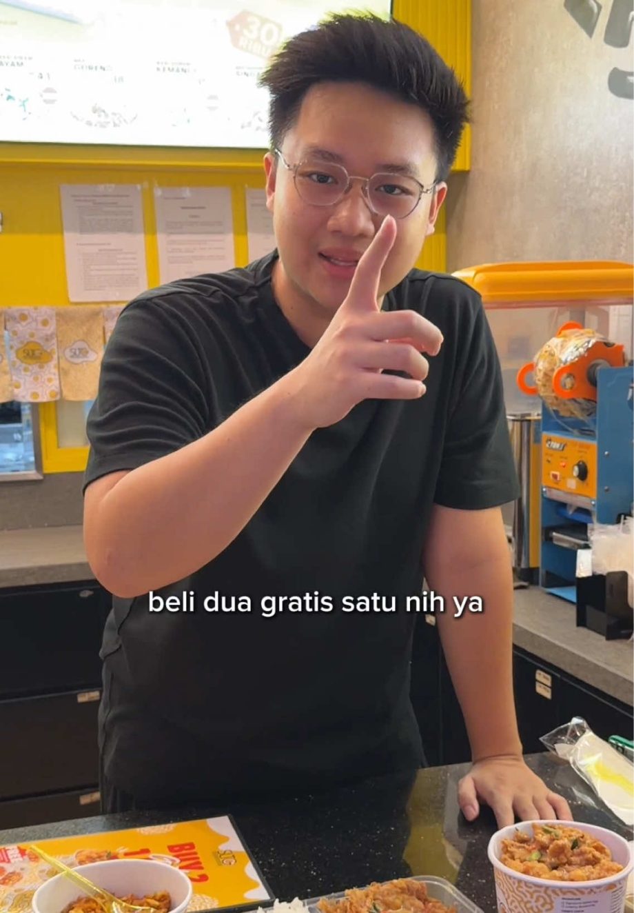 @sltg.id Your Daily Singaporean Comfort Food  . Makan di SLTG ini bukan cuman ng…