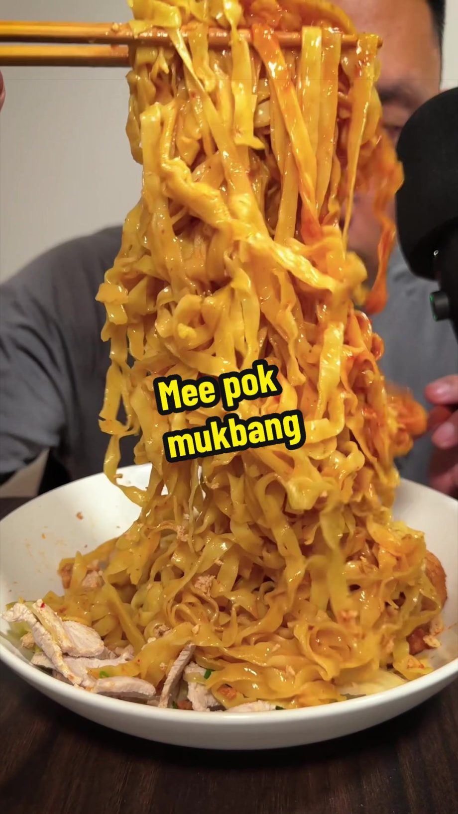 @woboeating Replying to @𝑏𝑎𝑛𝑎𝑛𝑎 how do yall view me? Mukbanger or food reviewer?…