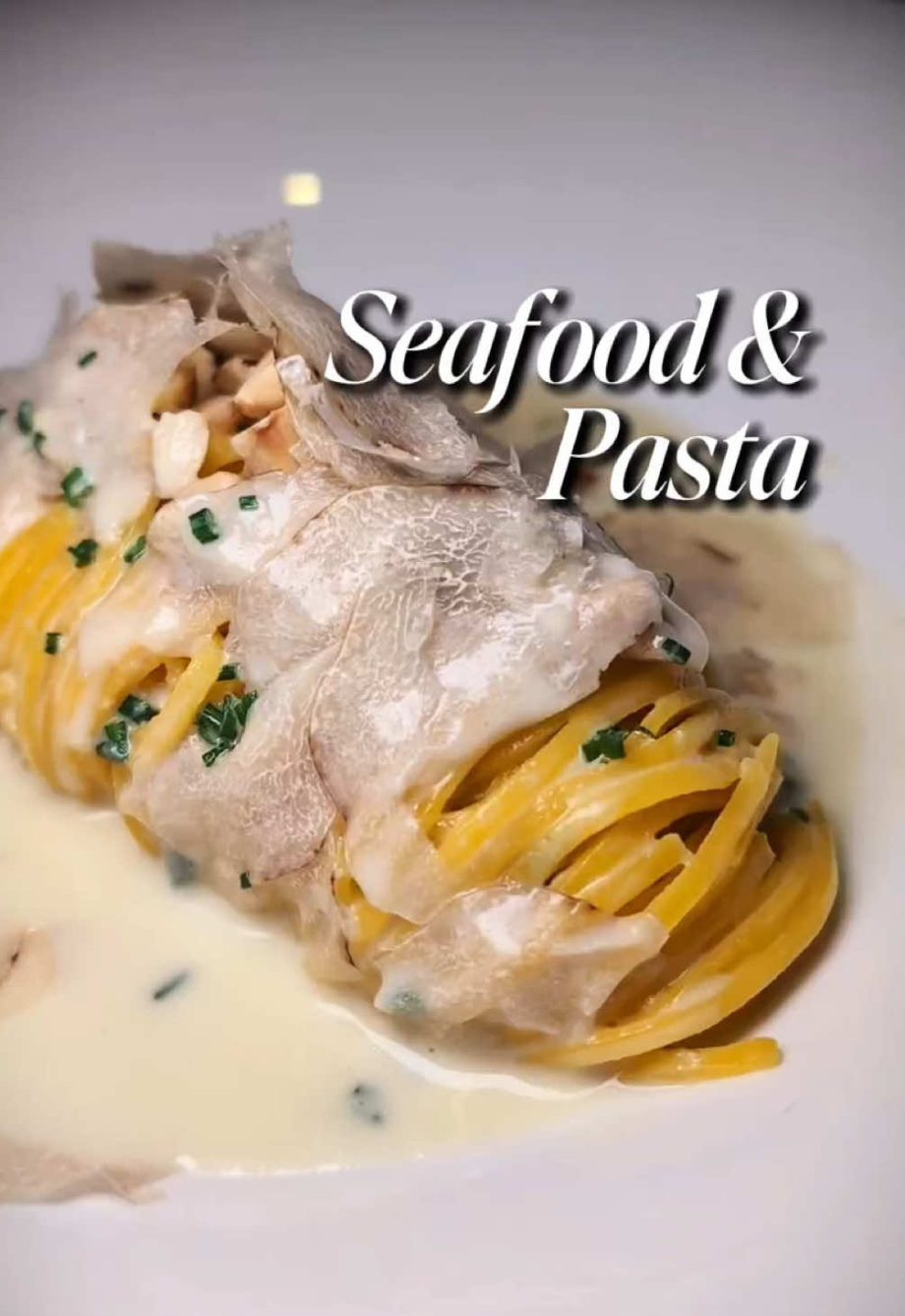 @eshtonc This might just be my new favourite spot for that mix of pasta and seaf…