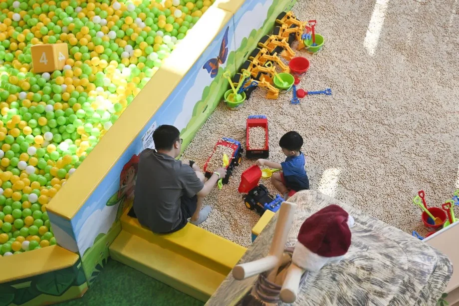 Study finds paternity leave has no impact on Singapore couples’ decisions to have more children Study finds paternity leave has no impact on Singapore couples’ decisions to have more children