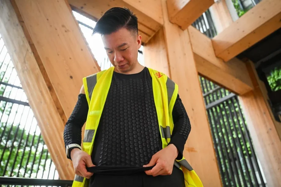 Gel-based cooling wear trialled in Singapore can potentially reduce body heat by 9 deg C Gel-based cooling wear trialled in Singapore can potentially reduce body heat by 9 deg C