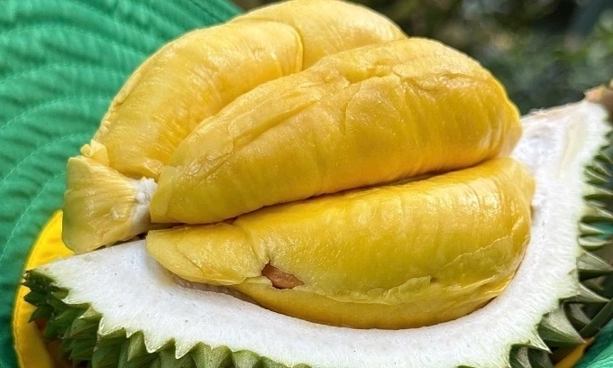 Singapore durian vendor accused of pressuring customer into buying opened fruit