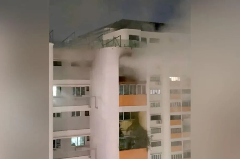 2 taken to hospital after fire breaks out in Hougang HDB flat 2 taken to hospital after fire breaks out in Hougang HDB flat