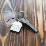 Singaporean couple debates whether to move closer to parents or stay in current BTO flat