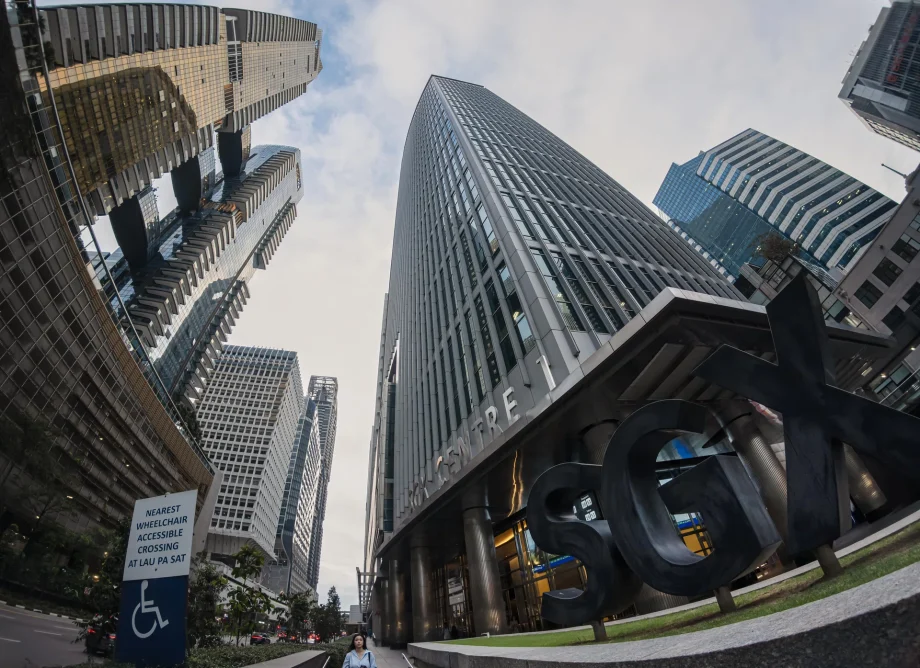 RHB upgrades Singapore banks on wealth momentum, resilient fee income; names its top picks RHB upgrades Singapore banks on wealth momentum, resilient fee income; names its top picks