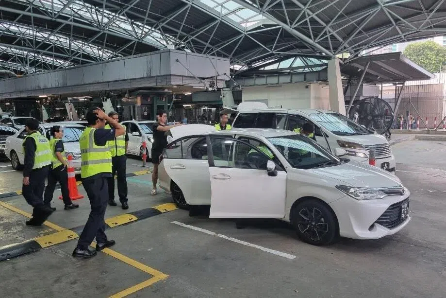 Cash smuggling and duty evasion at Singapore checkpoints