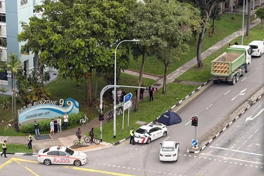 Cyclist dies after accident with tipper truck in Pasir Ris Cyclist dies after accident with tipper truck in Pasir Ris