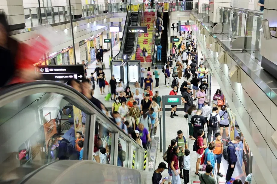 Nearly 1 in 10 commuters changed morning travel habits, easing peak-hour NEL crunch: Jeffrey Siow Nearly 1 in 10 commuters changed morning travel habits, easing peak-hour NEL crunch: Jeffrey Siow