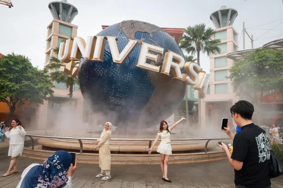 Universal Studios Singapore performer hospitalised Universal Studios Singapore performer hospitalised