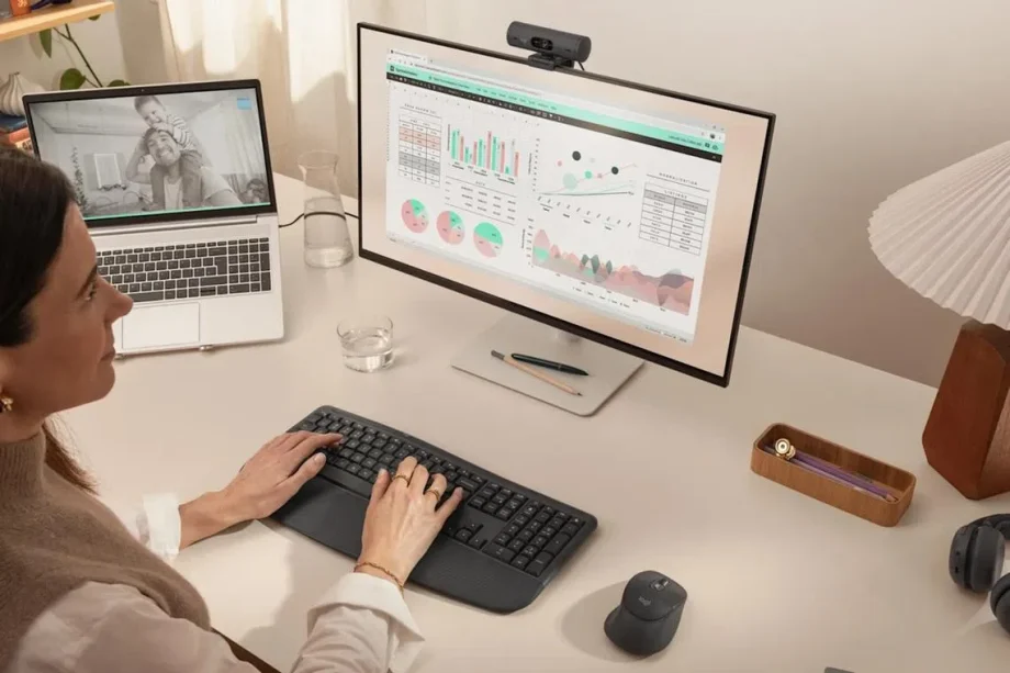 Logitech keyboard and mouse combo for multi-device use
