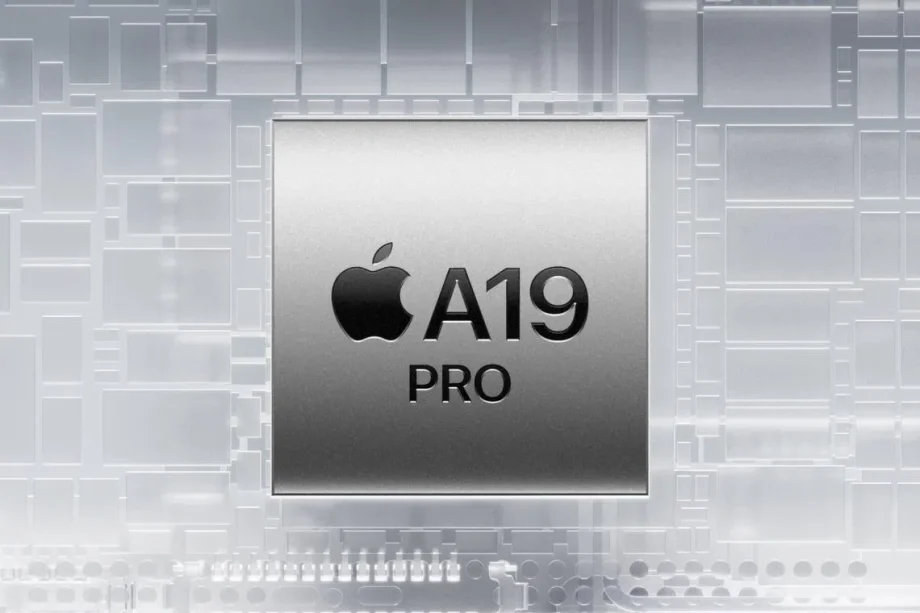 Apple chip manufacturing: Intel and Samsung explored