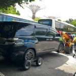 14 drivers caught providing illegal cross-border ride-hailing services in joint LTA-ICA operation