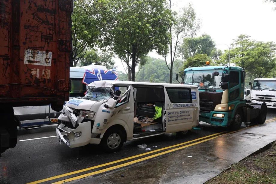 Woodlands multi-vehicle accident: Two hospitalised Woodlands multi-vehicle accident: Two hospitalised