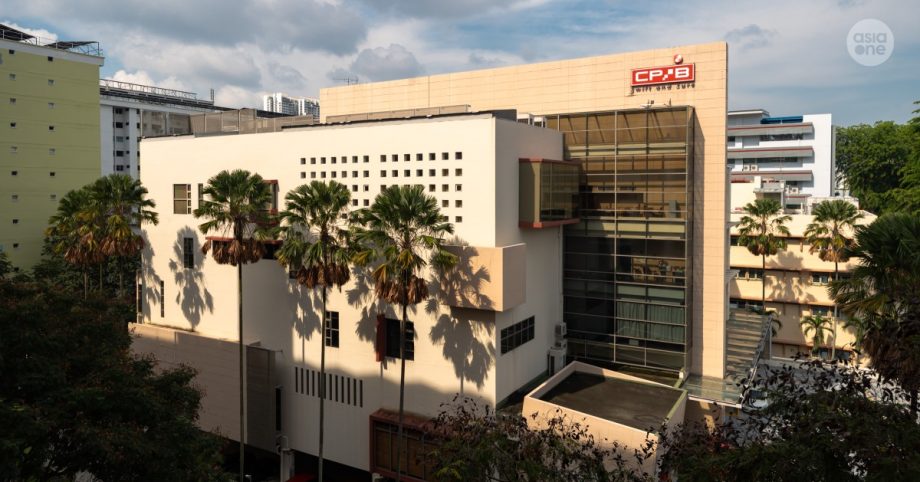 Forklift operator, firm director charged over alleged corruption involving cargo handling, Singapore News Forklift operator, firm director charged over alleged corruption involving cargo handling, Singapore News