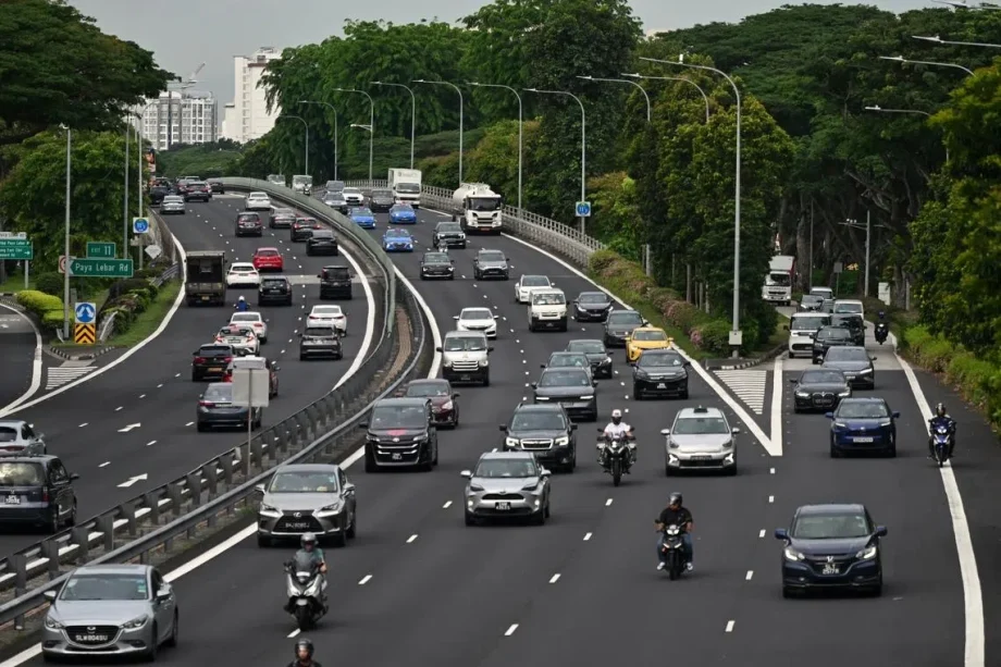 LTA warns public of fake e-mails demanding payment for unpaid fines, ERP charges LTA warns public of fake e-mails demanding payment for unpaid fines, ERP charges