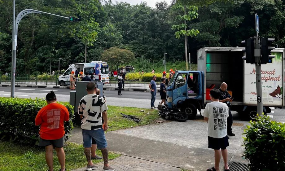 8-year-old girl among 4 people taken to hospital after multi-vehicle collision in Yishun