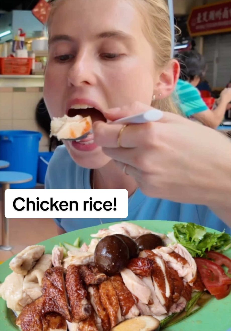 @blondieinchina Is this Singapores BEST chicken rice spot? @Zermatt Neo thinks s…