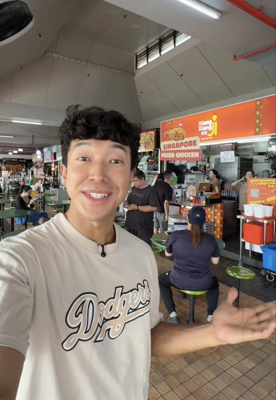 @wilfredleekc Trying Rayston Heem’s fried chicken stall,  Xiang Xiang Ji at Beau…