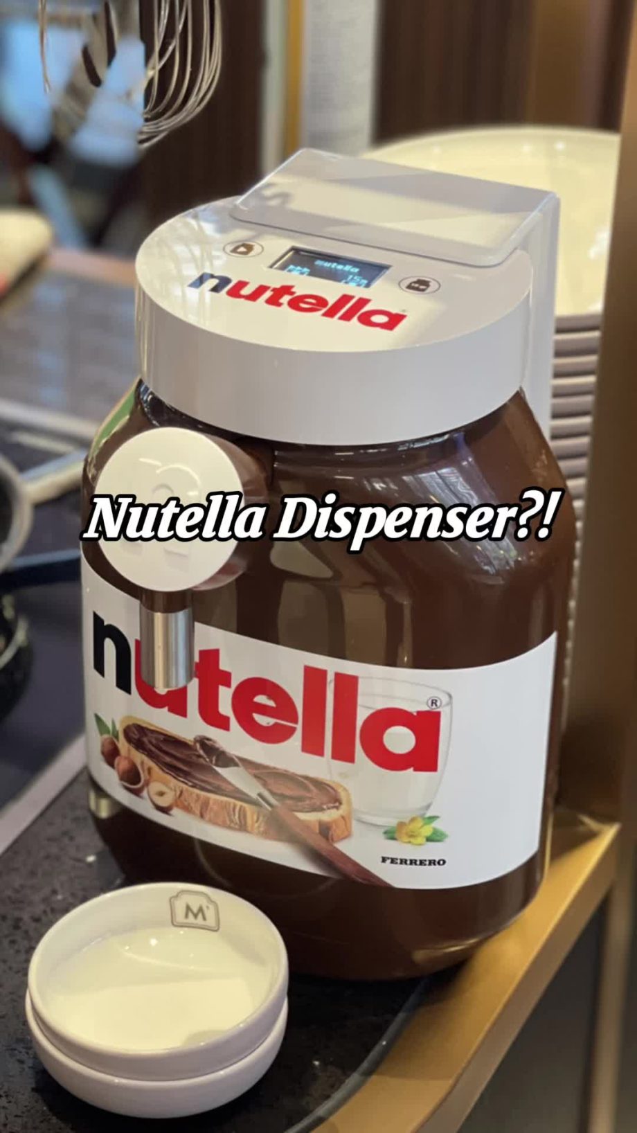 @therantingpanda Nutella Dispenser?! Spotted this at Pullman Singapore Hill Stre…