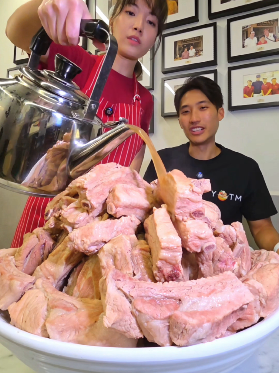 @zermattneo 15KG Bowl of Bak Kut Teh! @annetteandafish first ever food challenge…
