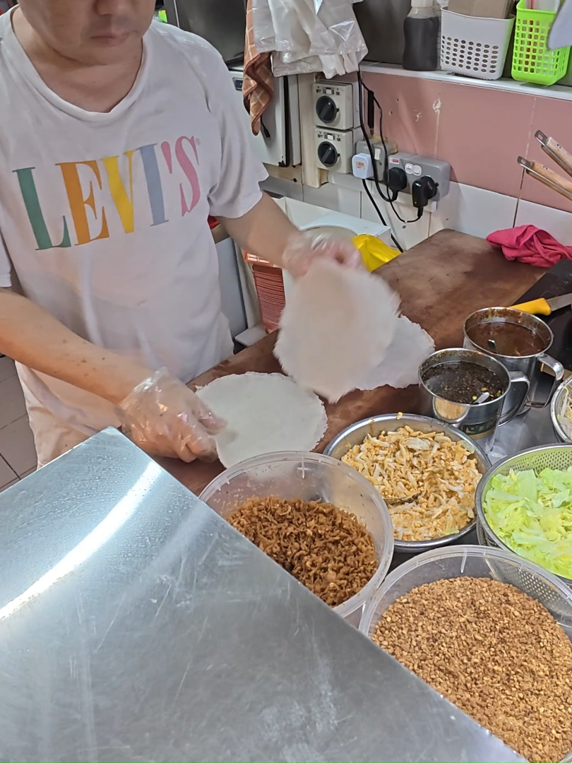 @travelingsolovlogs This Michelin-Rated Popiah in Singapore Was SO Good  #street…