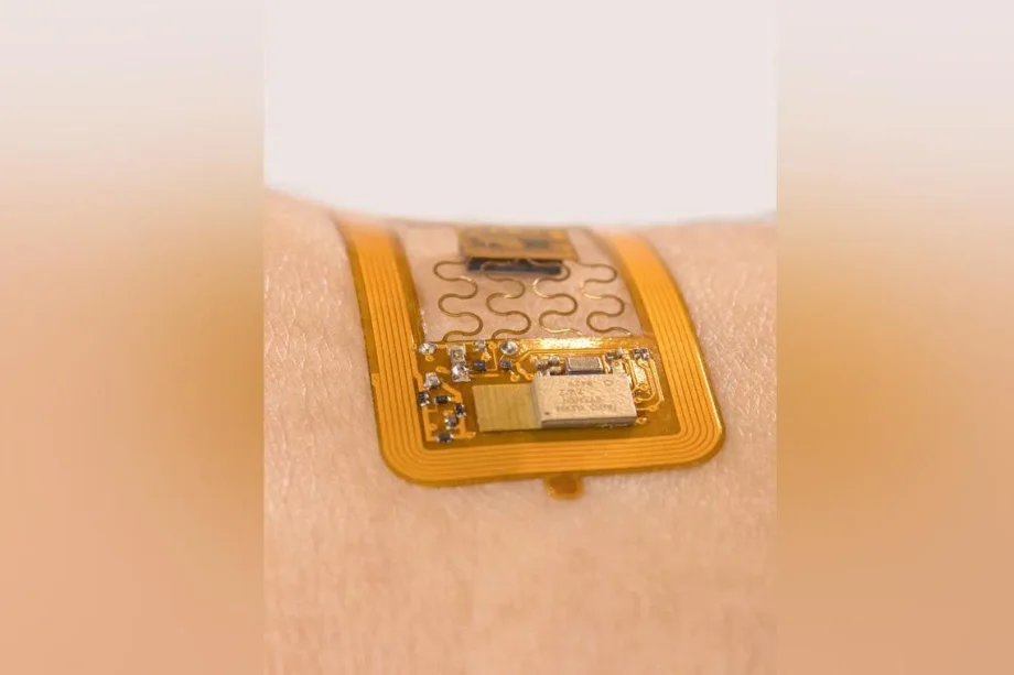 NUS researchers develop battery-free skin patch prototype for continuous blood pressure monitoring