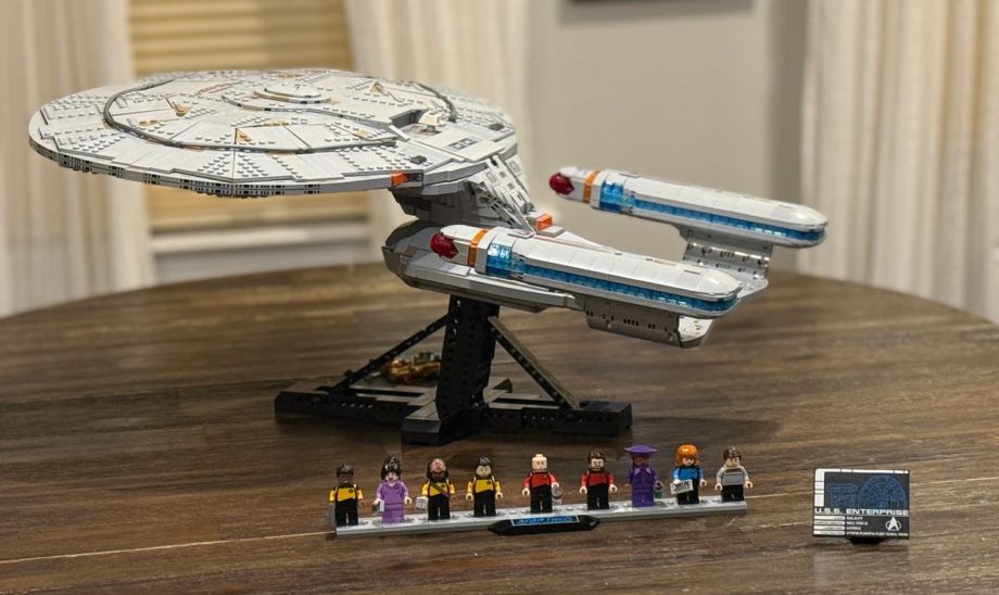 LEGO Star Trek: U.S.S. Enterprise NCC-1701-D Review