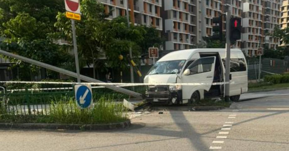 Minibus driver pinned in seat after Tengah crash, taken to hospital, Singapore News Minibus driver pinned in seat after Tengah crash, taken to hospital, Singapore News