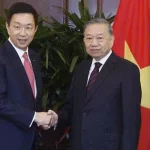 Vietnam’s Party chief meets senior executives of Singapore corporations