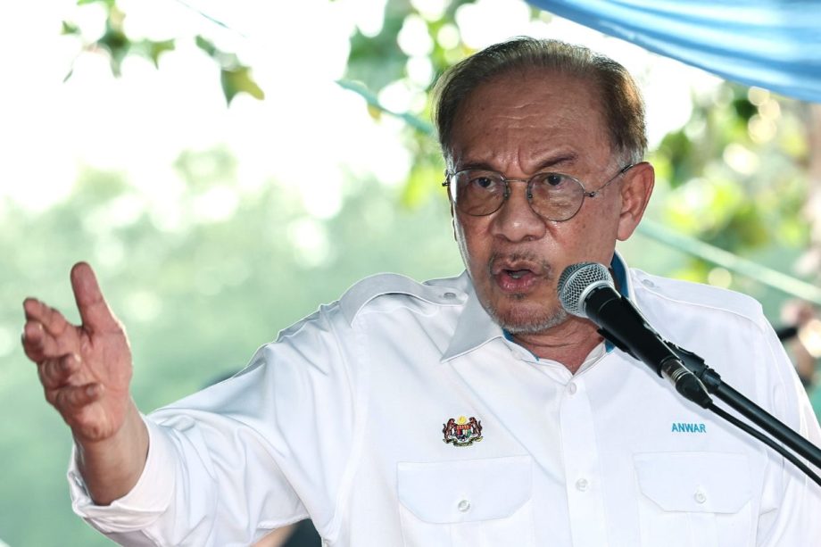 Johor polls: Come back and vote, Anwar urges Johoreans working outside state Johor polls: Come back and vote, Anwar urges Johoreans working outside state