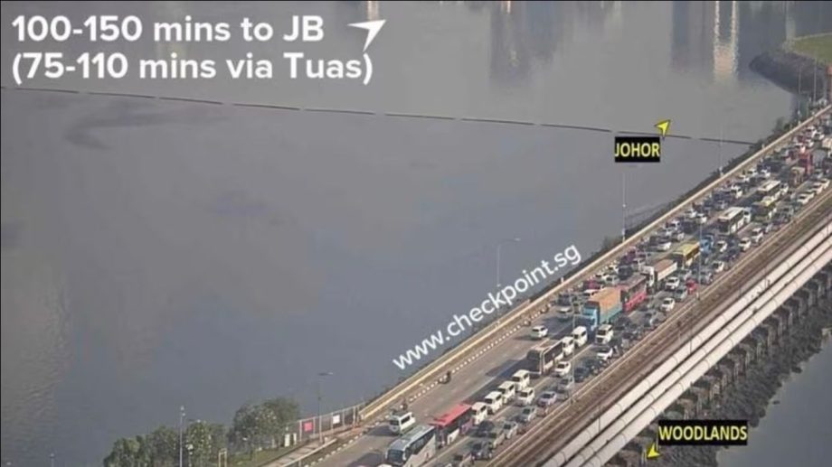 Heavy congestion at Singapore-Malaysia border as Singaporeans head across the Causeway to spend Father’s Day Heavy congestion at Singapore-Malaysia border as Singaporeans head across the Causeway to spend Father’s Day