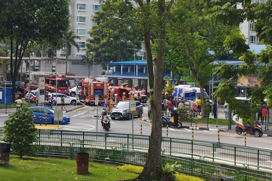 100 people evacuated after fire breaks out at hawker centre in Whampoa; no one hurt