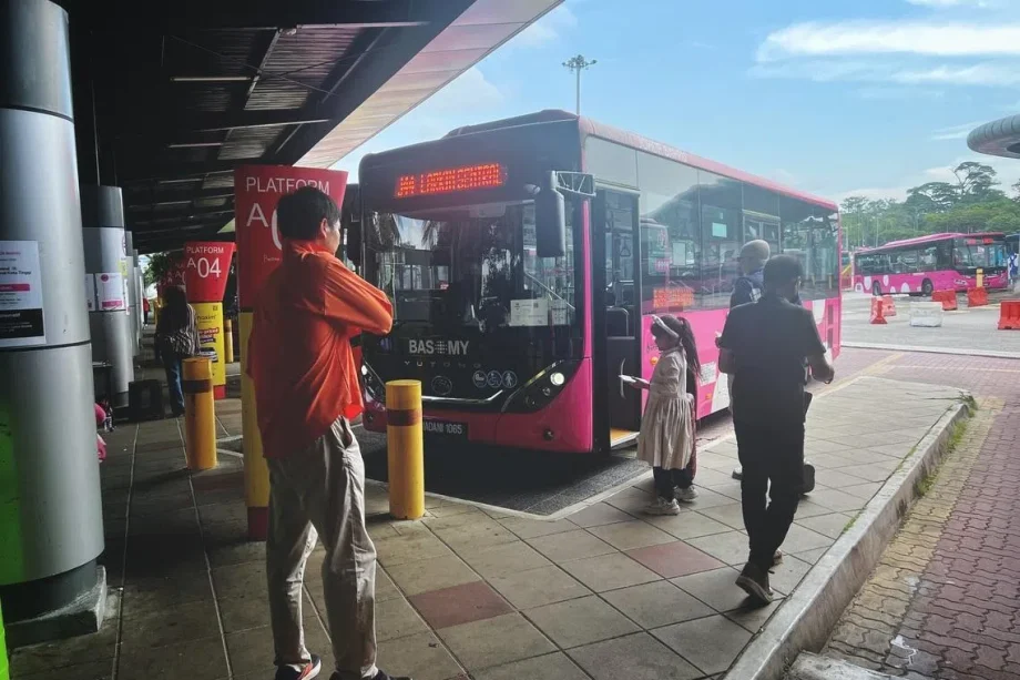Why there are still so few people taking JB buses Why there are still so few people taking JB buses