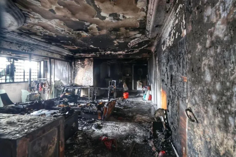 HDB flat fire in Jurong West HDB flat fire in Jurong West