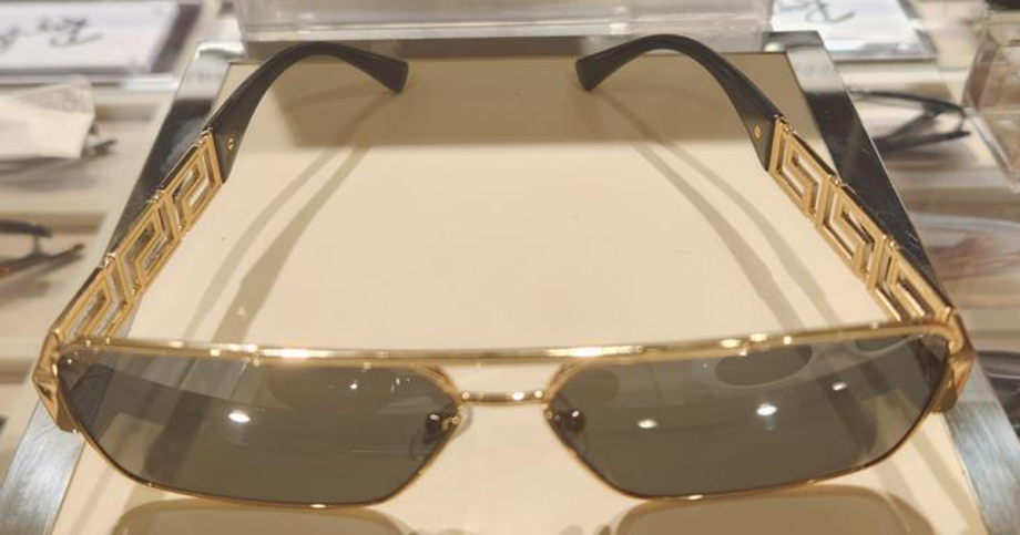 Chilean man arrested for stealing 0 Versace sunglasses from shop at Changi T2 transit area, Singapore News