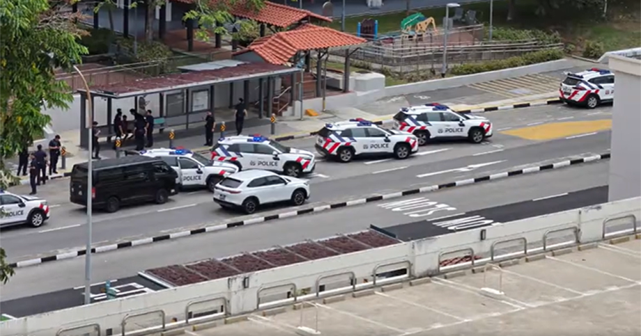 Police pursue vehicle on PIE, intercept and arrest alleged drink-driver in Tampines, Singapore News Police pursue vehicle on PIE, intercept and arrest alleged drink-driver in Tampines, Singapore News