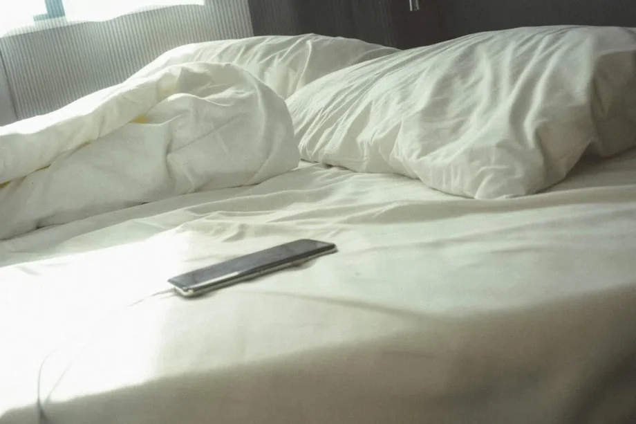 Sleep deprivation tips for phone users