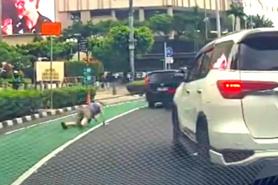 Snatch thieves, mall pickpockets: How to stay safe in Jakarta Snatch thieves, mall pickpockets: How to stay safe in Jakarta