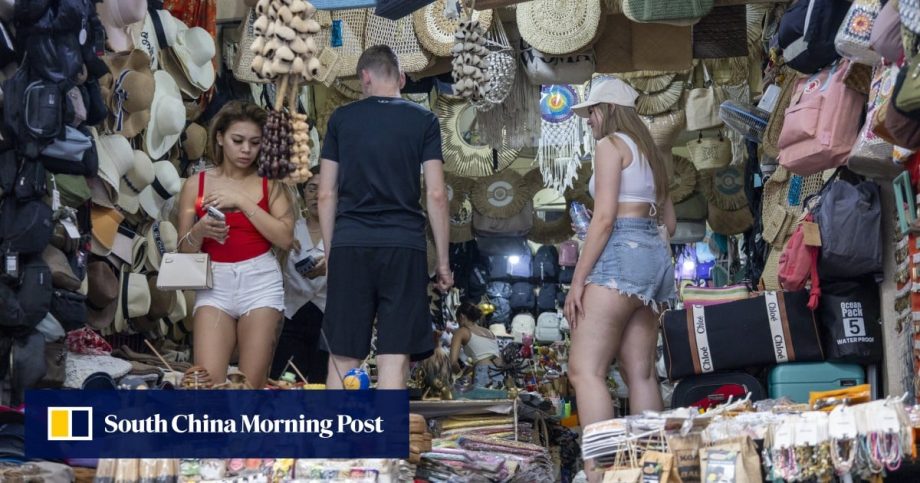 Slumping rupiah makes Indonesia irresistible for Malaysian tourists, shoppers Slumping rupiah makes Indonesia irresistible for Malaysian tourists, shoppers