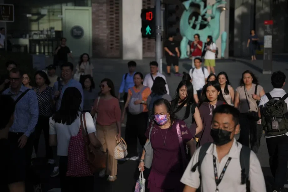 More S’pore residents have no religion in 2025 than in 2020