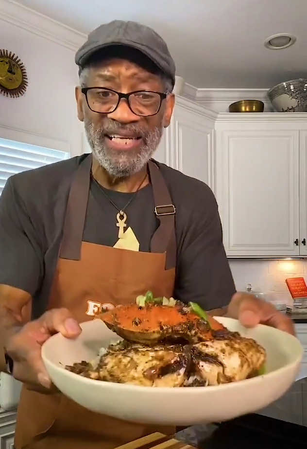 @ali_appetit Singapore Black Pepper Crab is what happens when sweet crab meets b… @ali_appetit Singapore Black Pepper Crab is what happens when sweet crab meets b…
