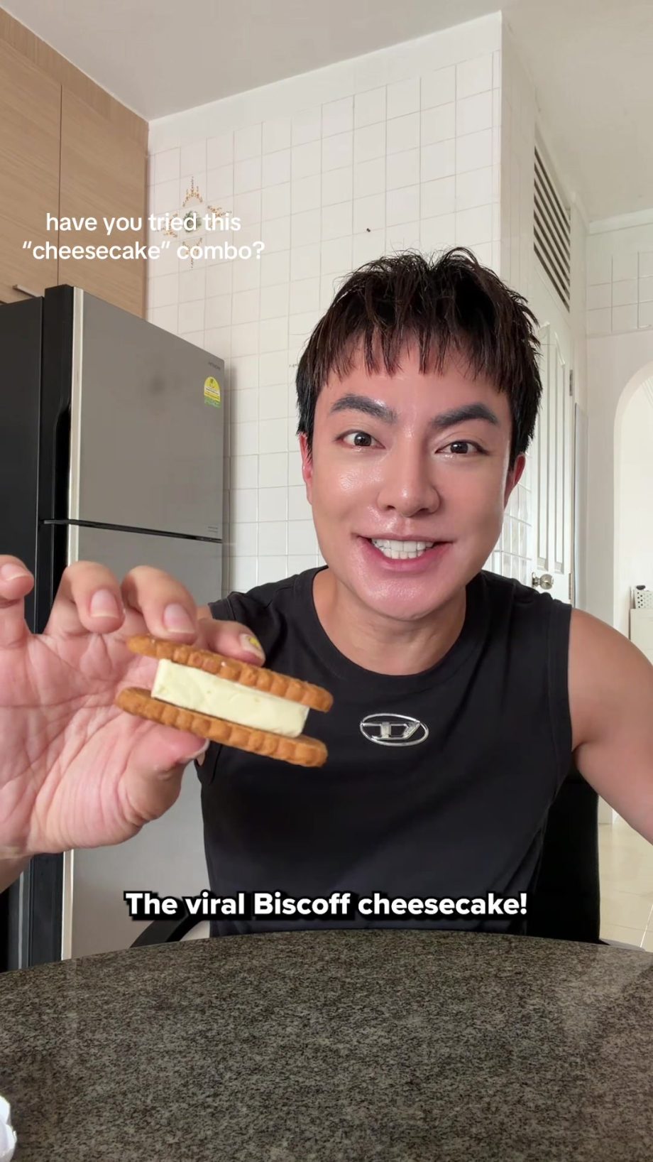 @theroycelee Biscoff Cheesecake hack?!  Have you tried this combo? #Biscoff #Che…