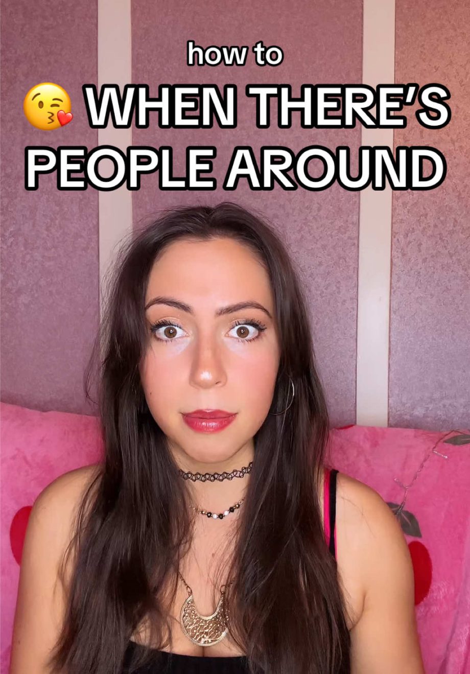 @maddythebaddiexo HOW TO MAKE A MOVE WHEN THERE IS PEOPLE AROUND..,,OK SOMEONE T…