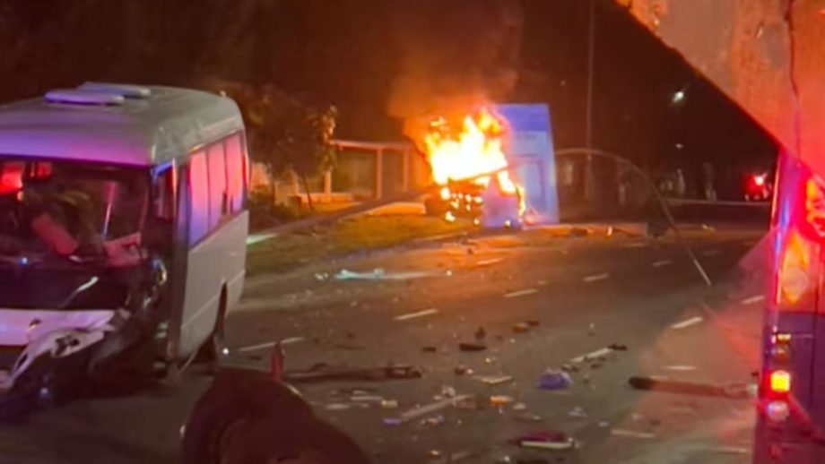Driver who crashed into school bus carrying ACS kids to be charged with dangerous driving, drink driving